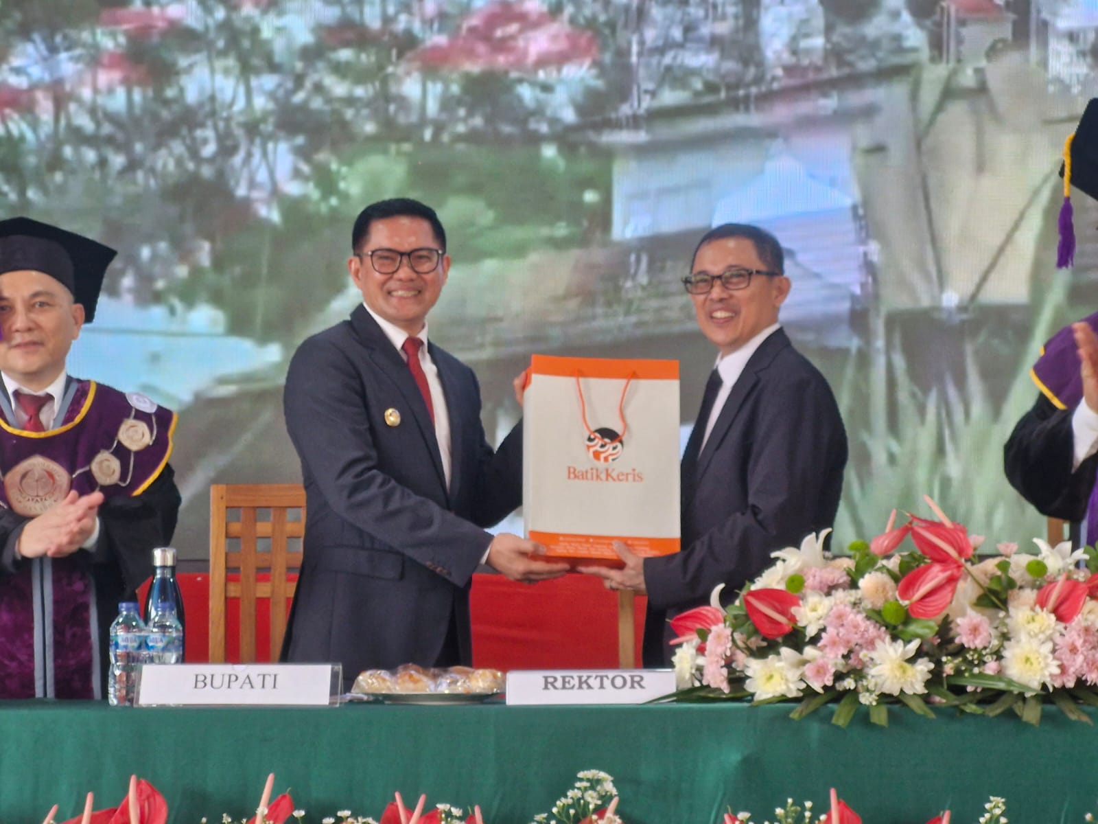 WhatsApp Image 2025-12-01 at 17.07.28